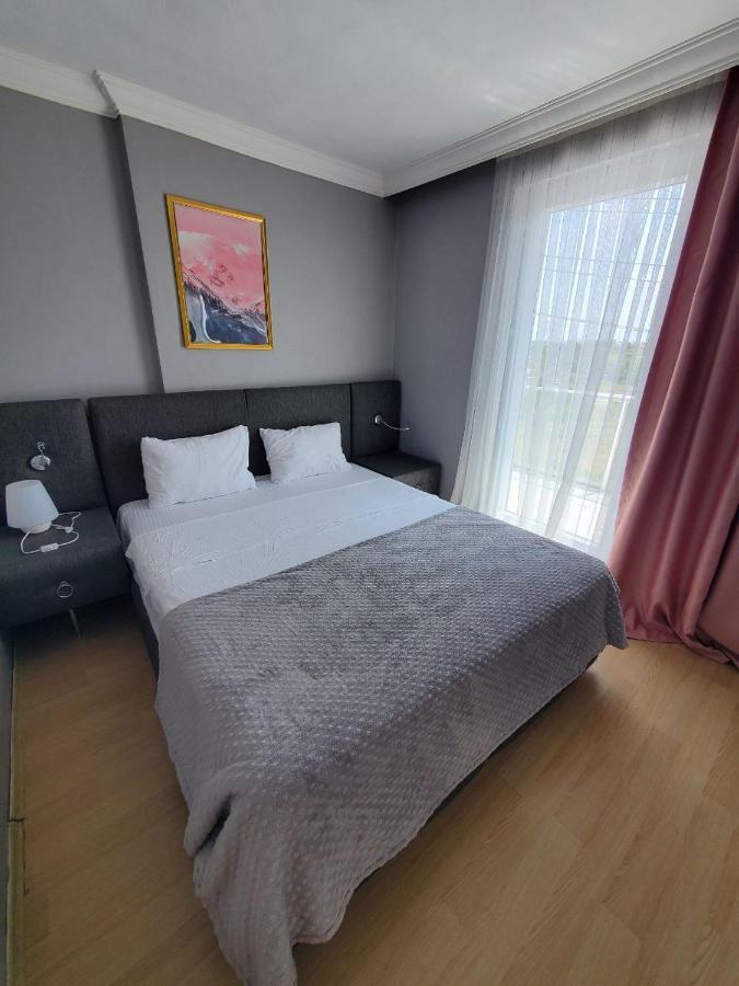 5 Mins To Airport Private Villa Room Istanbul Bagian luar foto