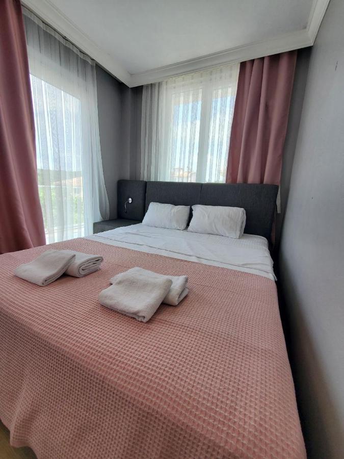 5 Mins To Airport Private Villa Room Istanbul Bagian luar foto