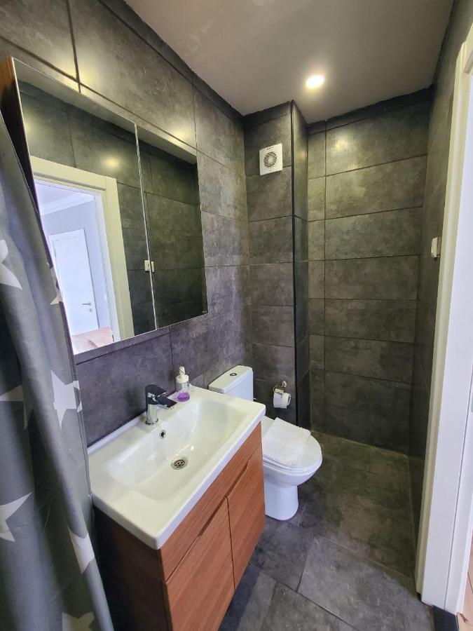 5 Mins To Airport Private Villa Room Istanbul Bagian luar foto